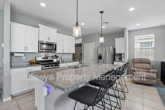 Building Photo - 40462 W Sunland Dr