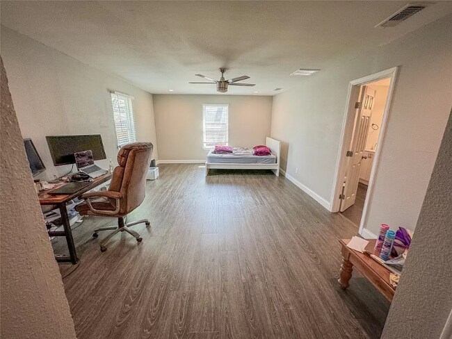 Building Photo - 1402 Peachtree Rd