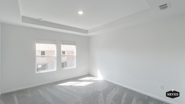 Building Photo - 2562 Skyline Lp