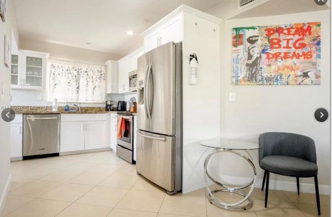 Building Photo - 716 NE 7th St