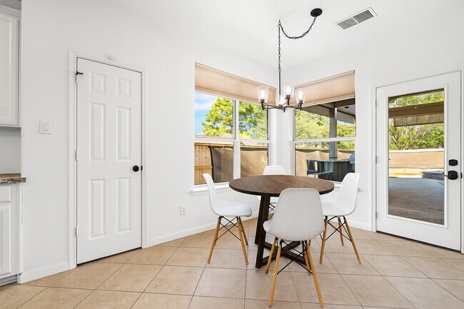 Building Photo - 24518 Hamilton Mill Ct