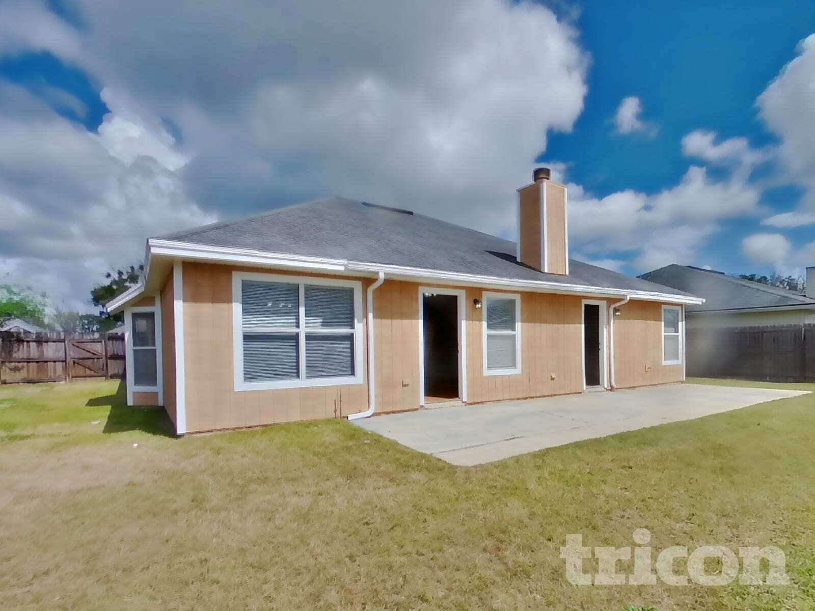 Building Photo - 325 Island View Cir