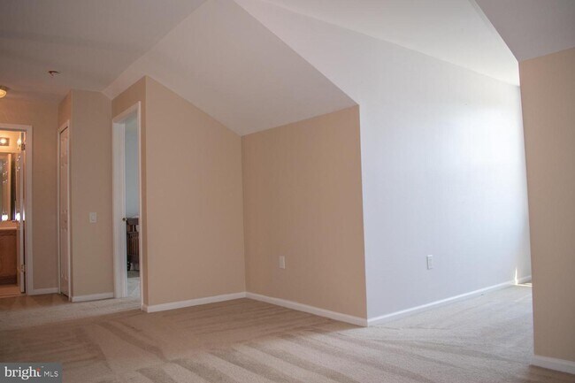Building Photo - 5 Brecht Rd