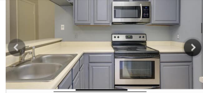 Building Photo - 806 W 24th St