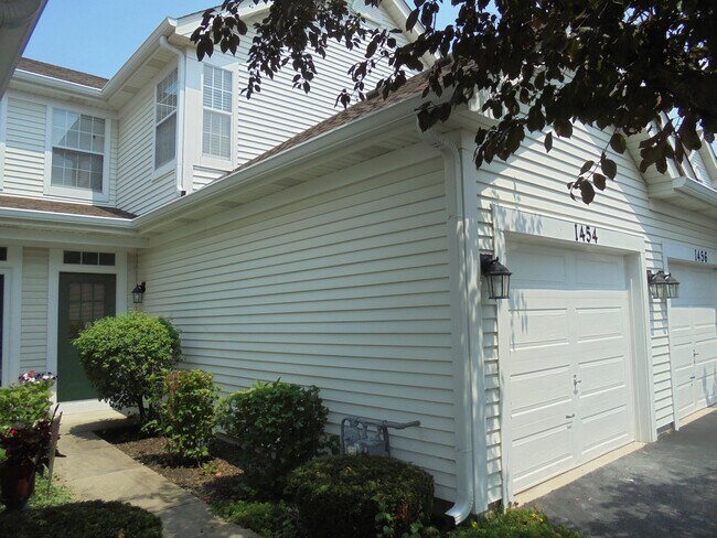 Building Photo - 1454 Walnut Hill Ave