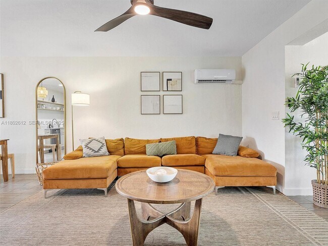 Building Photo - 300 SW 23rd St