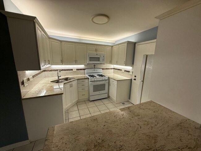 Building Photo - 303 College Crossing
