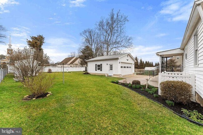 Building Photo - 1406 F St