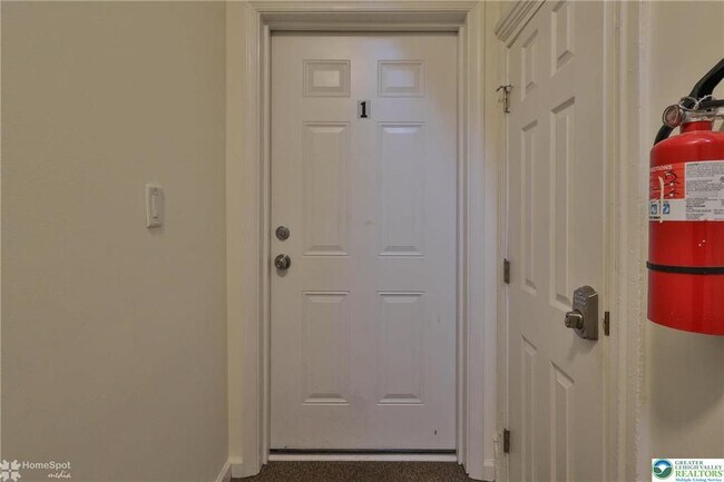 Building Photo - 328 Polk St