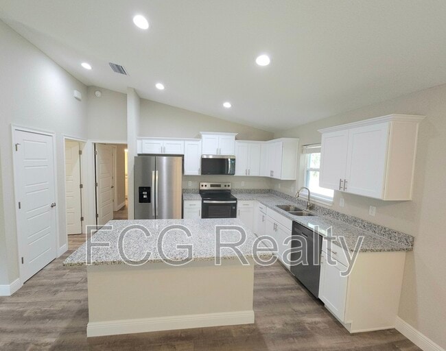 Building Photo - 9115 N Sandree Dr