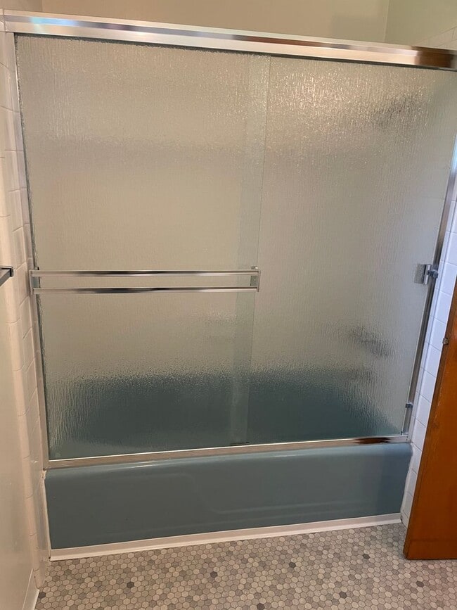 Building Photo - **RESERVE NOW FOR SUMMER 2026**  Spacious 6-Bedroom House Near Chico State