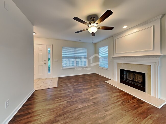 Building Photo - 148 Old Pond Cir