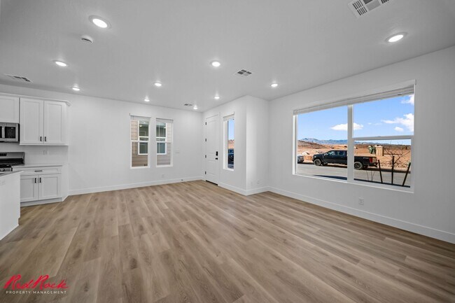 Building Photo - Brand New 3 Bedroom Townhome