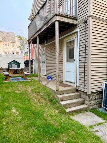 Building Photo - 76 Powder House Blvd