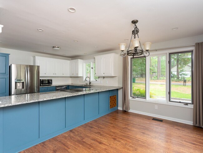 Building Photo - Waterfront Home in Carolina Lakes!