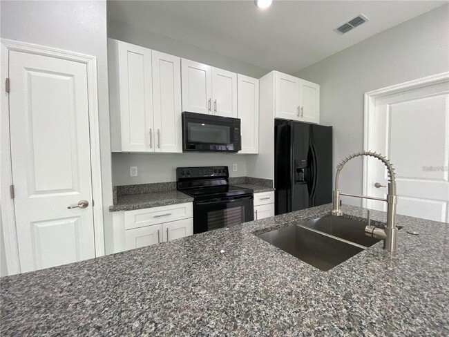 Building Photo - 853 Trina Ln