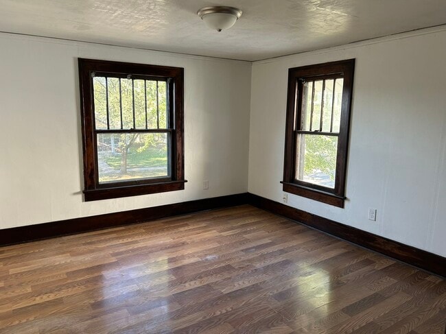 Building Photo - 1011 Maple Row