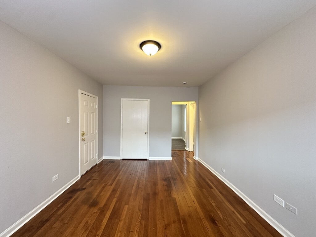 Building Photo - 5740 N Winthrop Ave