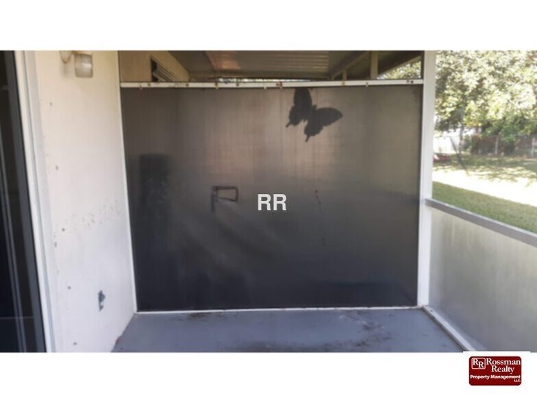 Building Photo - 3/2  includes lawn care