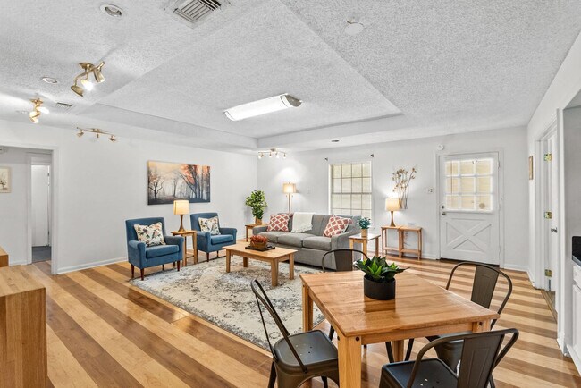 Building Photo - 12336 Perkins Rd