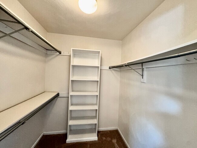 Building Photo - 2309 Cornstalk Ct