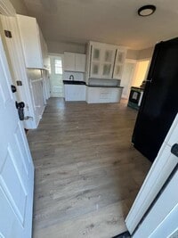 Building Photo - 65 Charlton St