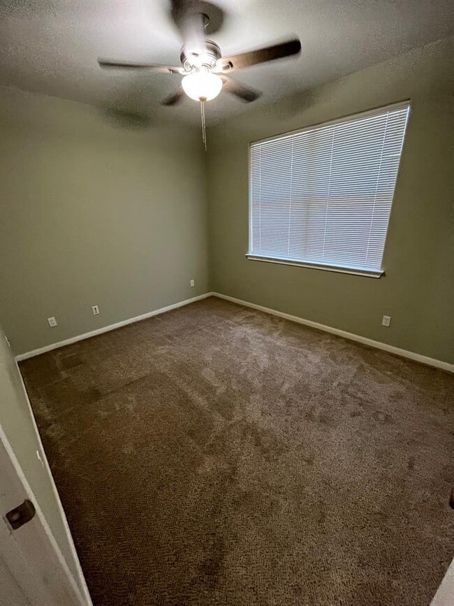 Building Photo - 2100 Pipers Field Dr