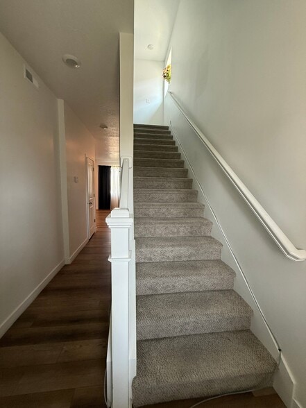 Building Photo - 3608 4835