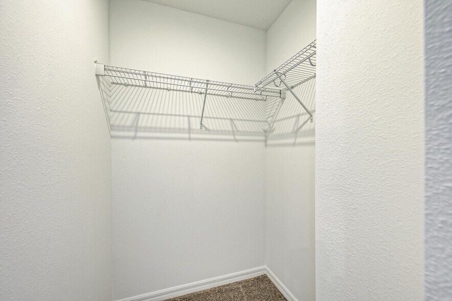 Building Photo - 6354 Fairmont Ln