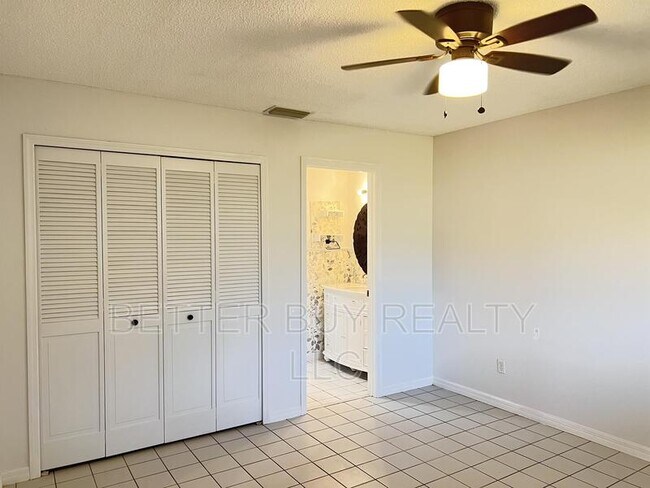 Building Photo - 25 Plain View Drive - Unit B