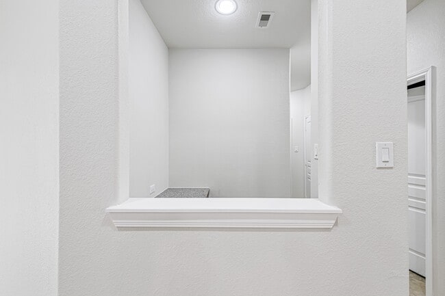 Building Photo - 4834 Oak Rambling Dr