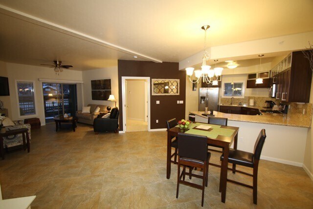 Building Photo - 2 Bedroom Unfurnished Condo close to Downt...