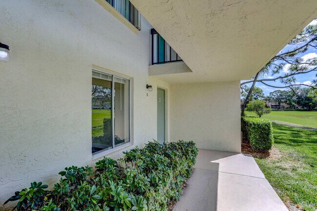 Building Photo - 6479 Chasewood Dr