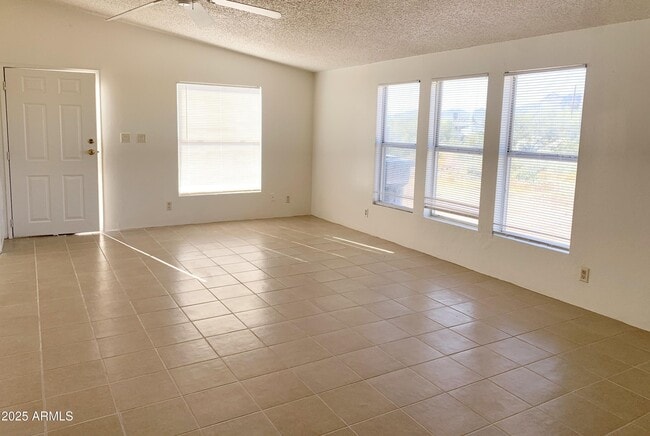 Building Photo - 1225 N San Marcos Dr