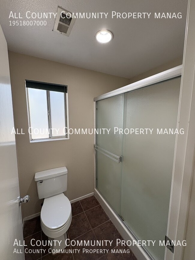 Building Photo - 39862 De Vendome Ct