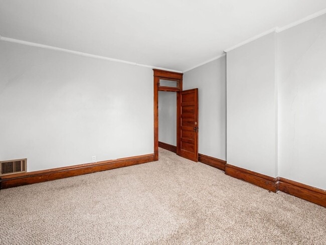 Building Photo - 1230 Indianola Ave