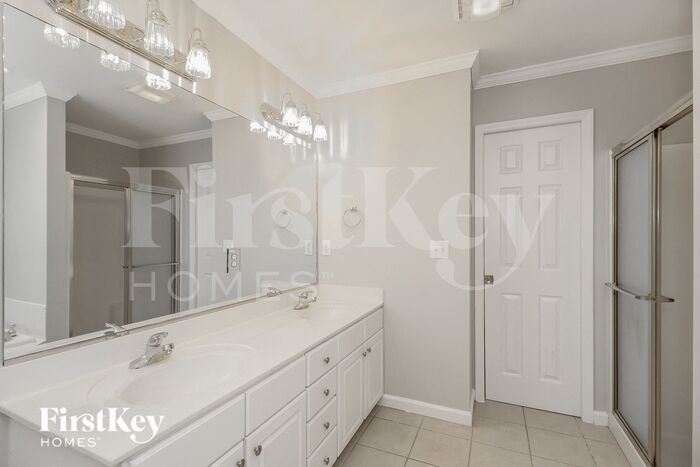 Building Photo - 6866 Greenbrook Dr