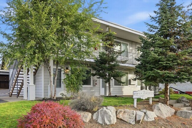 Building Photo - 547 E Fairview Ave