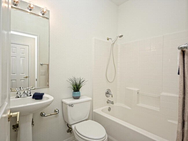 Building Photo - 708 Texas Dr