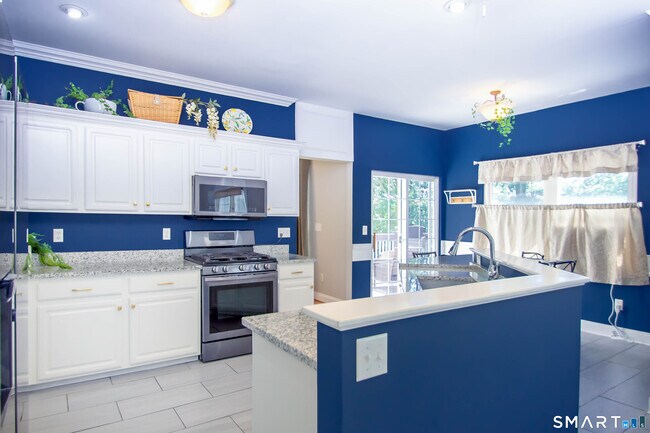 Building Photo - 30 Hickory Hill
