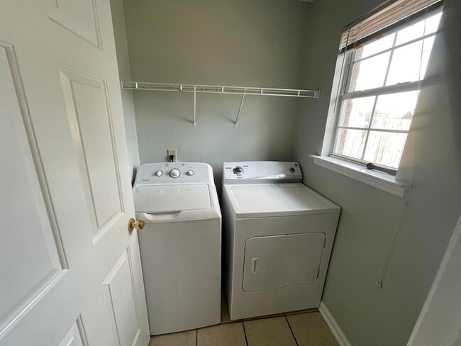 Building Photo - 1428 Radley Cove
