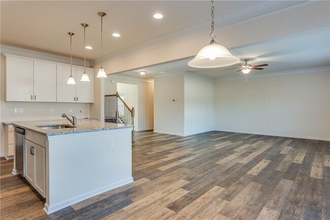 Building Photo - 5317 Burrus Ln