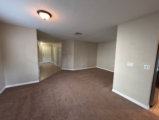 Building Photo - 458 Tradition Ln