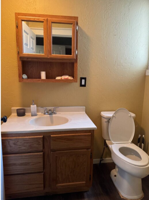 Building Photo - 724 E Delaware Ave