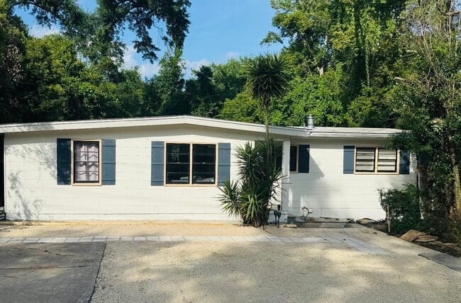 Building Photo - 1505 Atkamire Dr