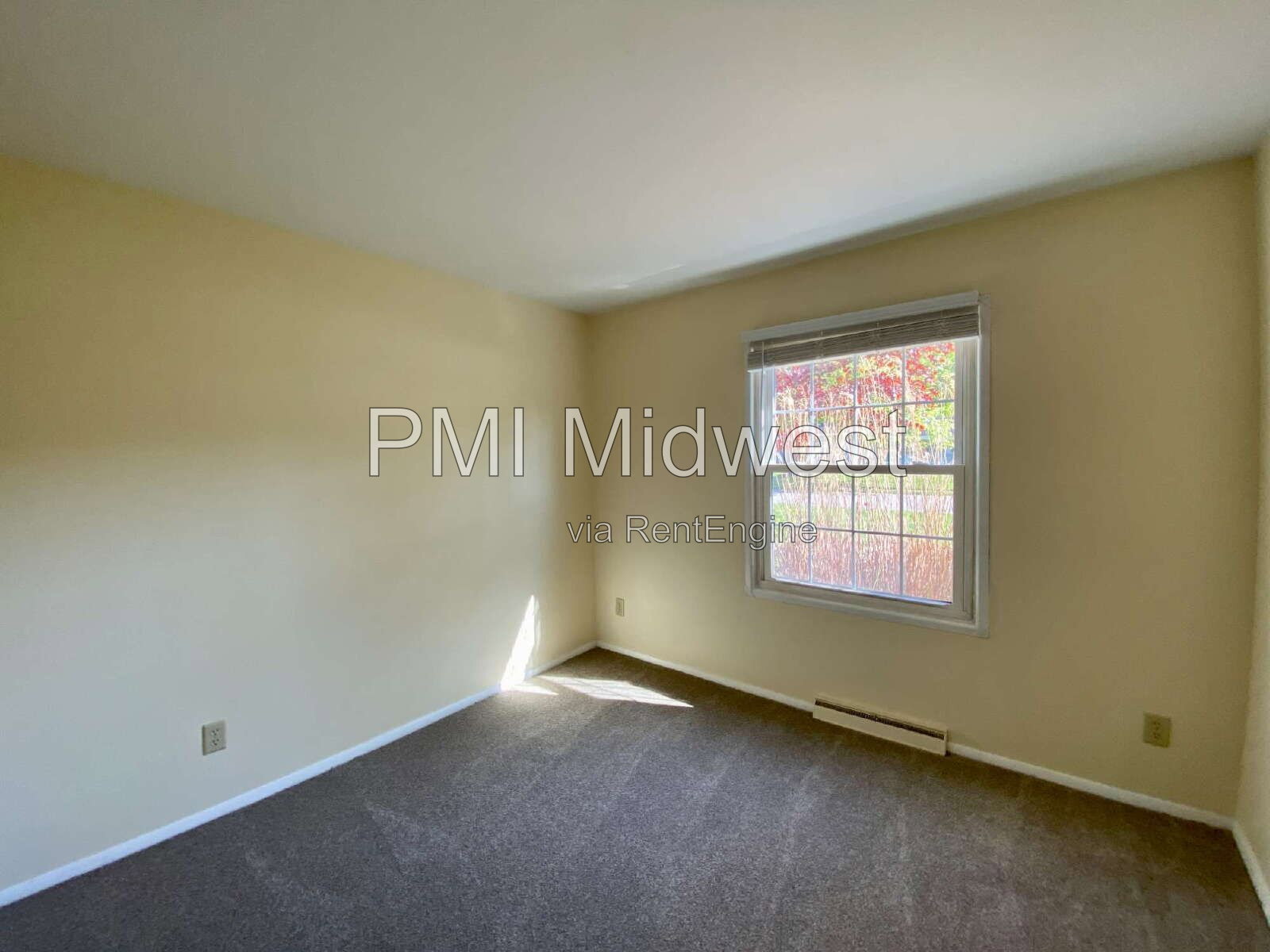 Building Photo - 226 Southlane Dr