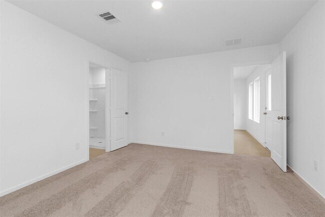 Building Photo - 3022 Mallorca Dr
