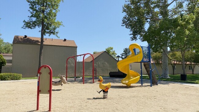 Building Photo - OPEN HOUSE, Friday, October 18, 2024 at 4p...