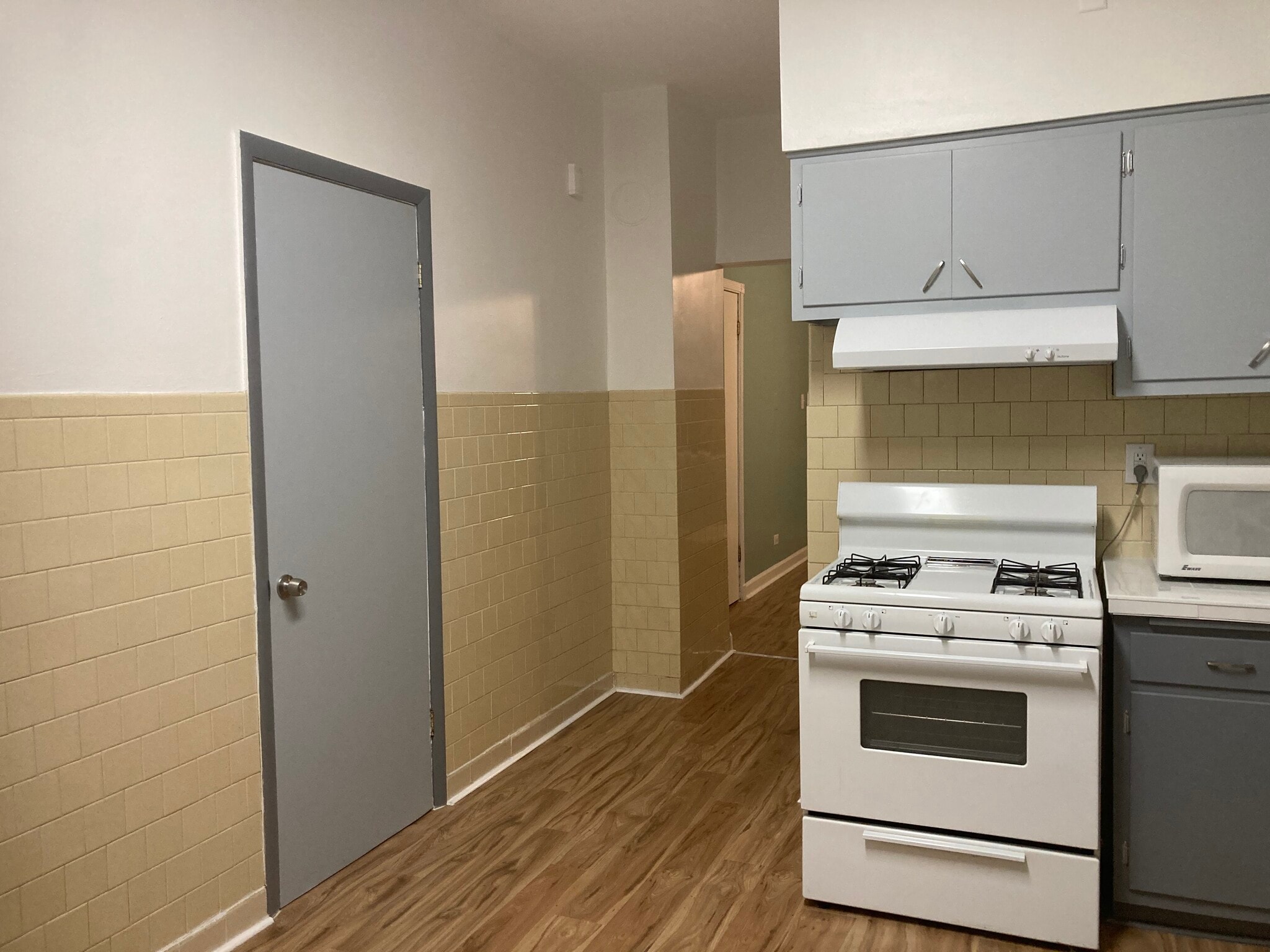 kitchen w/ bedroom #2 door - 2319 W 25th St