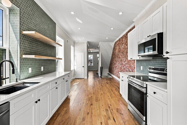 Building Photo - 2409 N 33rd St